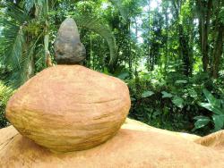 piedras equilibrio en cemento